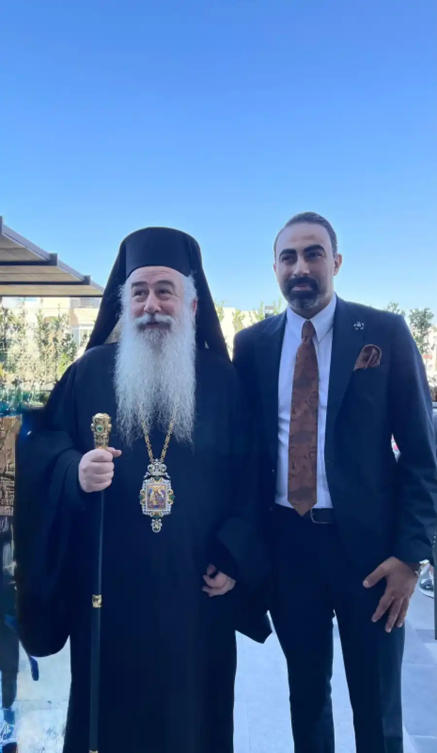 بحضور المدير العام محمد الدادا .. سان جورج – الفحيص يستقبل المطران عطالله وشخصيات دينية ورسمية